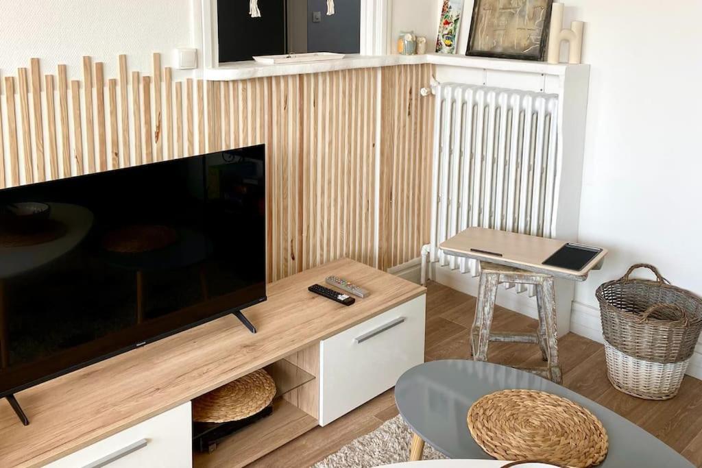 Joli T2 En Centre-Ville Lorient Avec Balcon Cosy Экстерьер фото